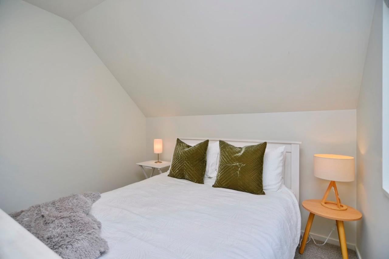 Dickens St - Christchurch Holiday Homes Екстер'єр фото