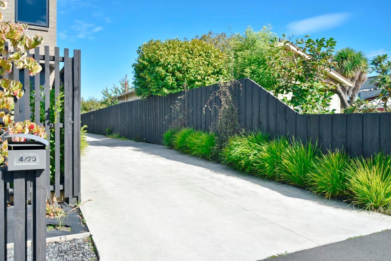 Dickens St - Christchurch Holiday Homes Екстер'єр фото