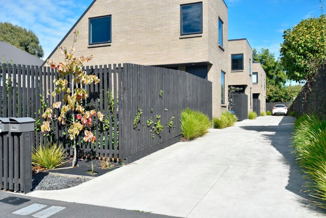 Dickens St - Christchurch Holiday Homes Екстер'єр фото