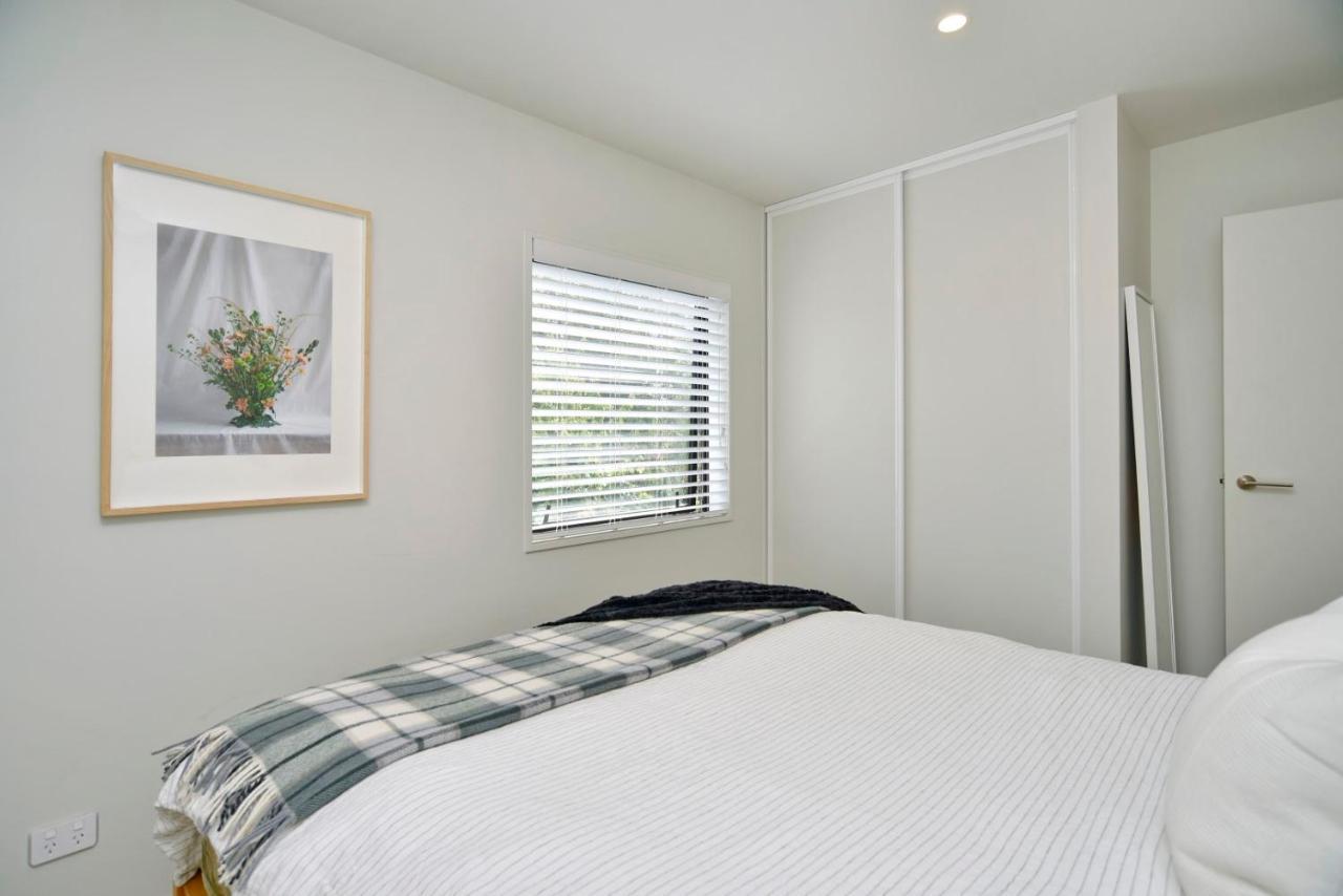 Dickens St - Christchurch Holiday Homes Екстер'єр фото