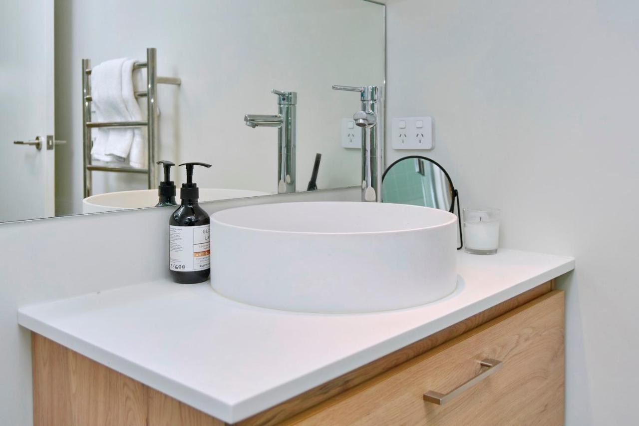 Dickens St - Christchurch Holiday Homes Екстер'єр фото